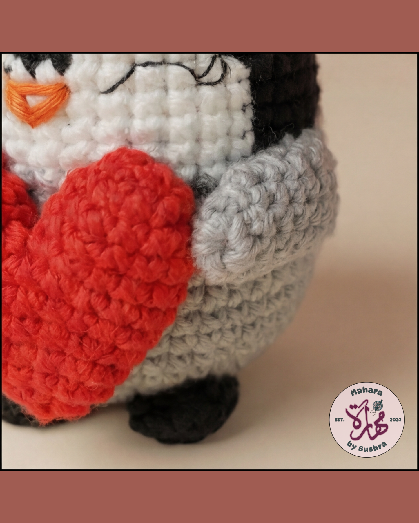 Penguin with Heart (Keychain / Bag Charm)